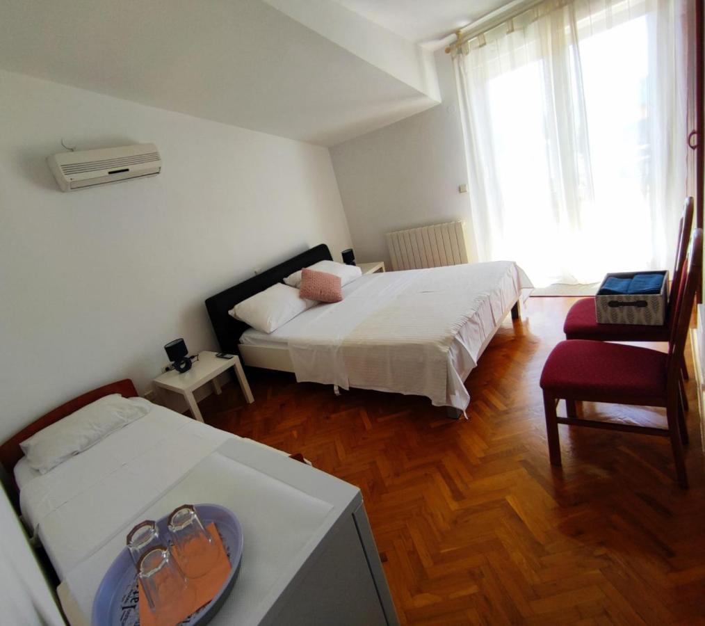 Guesthouse Varnica Kaštel Lukšić Exteriör bild