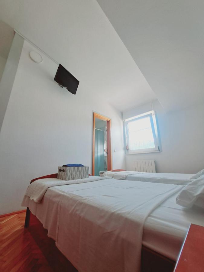 Guesthouse Varnica Kaštel Lukšić Exteriör bild