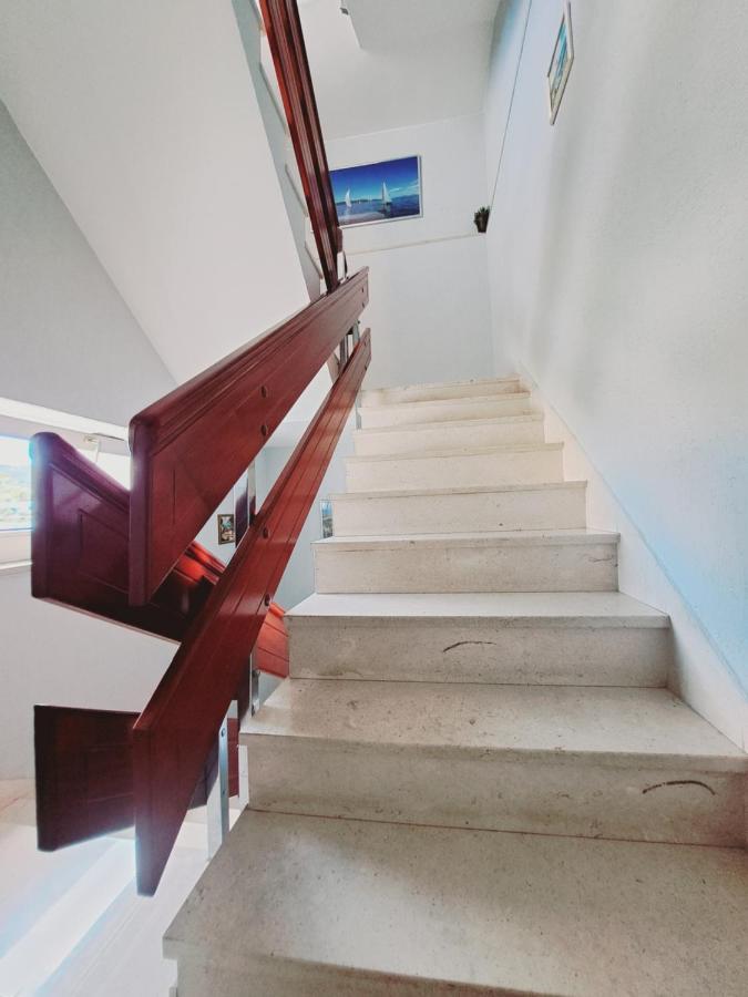 Guesthouse Varnica Kaštel Lukšić Exteriör bild