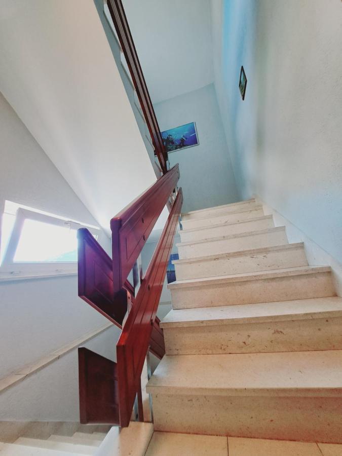 Guesthouse Varnica Kaštel Lukšić Exteriör bild