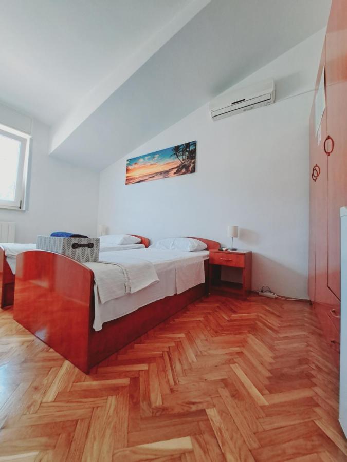 Guesthouse Varnica Kaštel Lukšić Exteriör bild