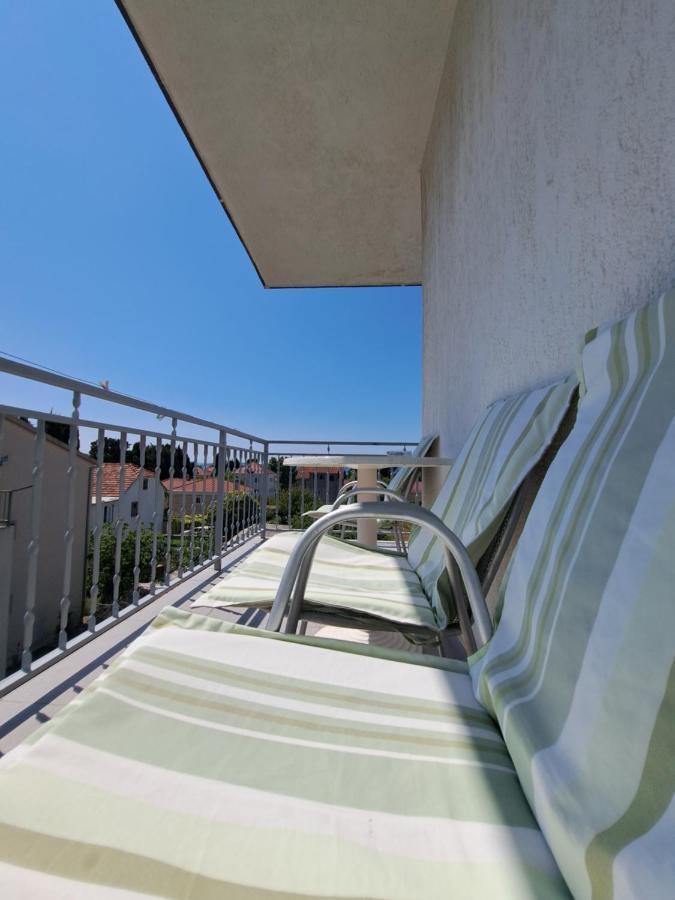 Guesthouse Varnica Kaštel Lukšić Exteriör bild