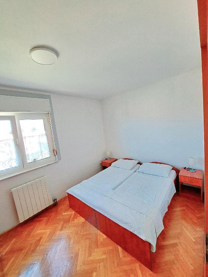 Guesthouse Varnica Kaštel Lukšić Exteriör bild