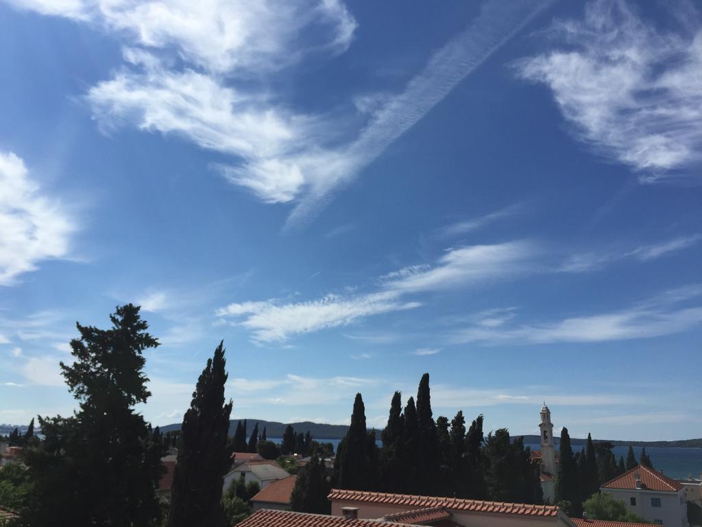 Guesthouse Varnica Kaštel Lukšić Exteriör bild