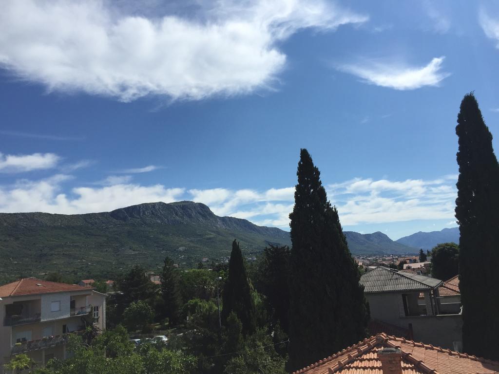 Guesthouse Varnica Kaštel Lukšić Exteriör bild