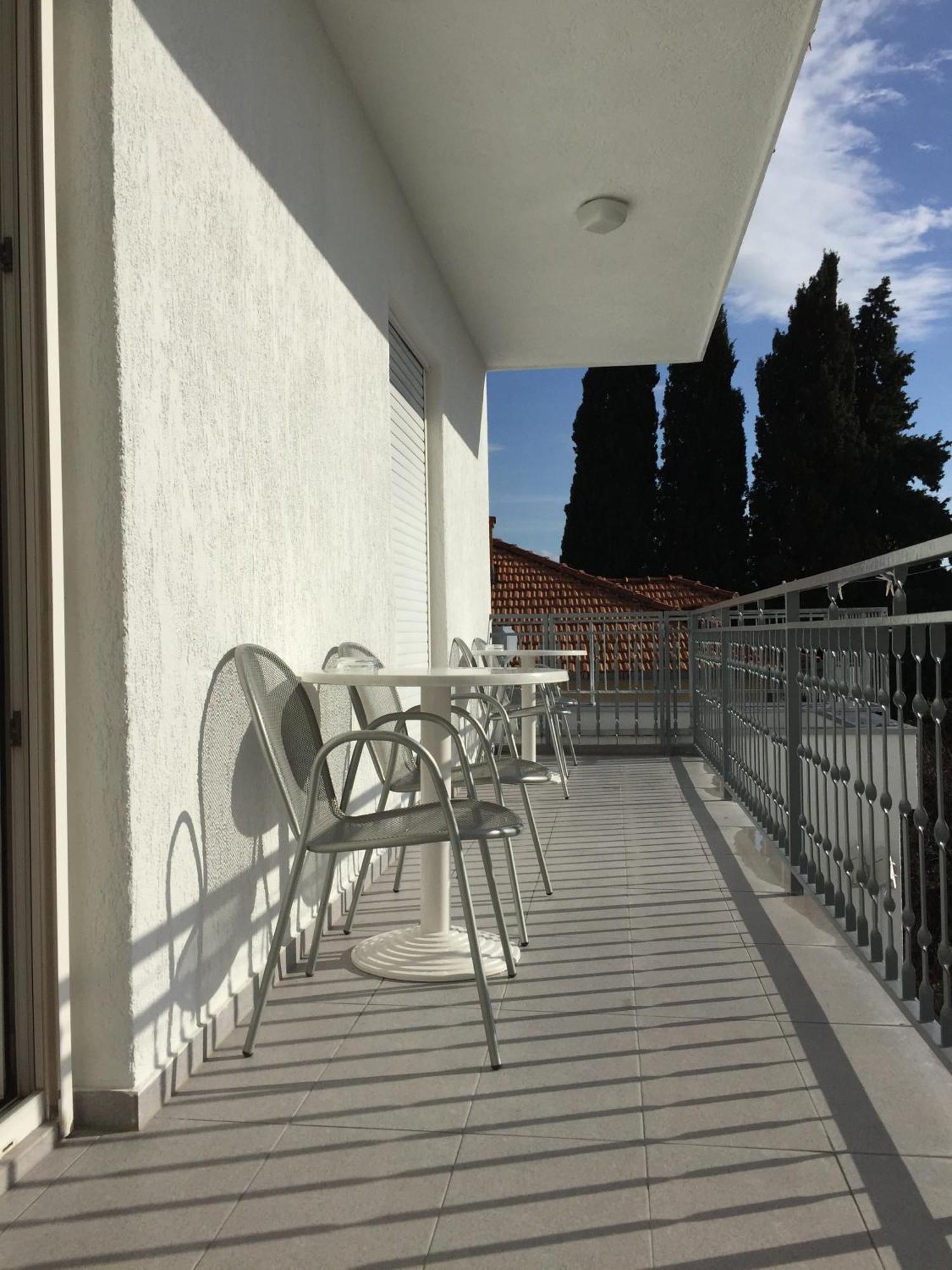 Guesthouse Varnica Kaštel Lukšić Rum bild