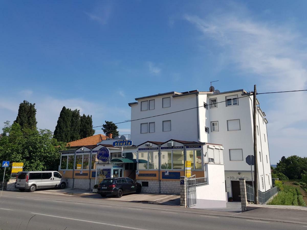 Guesthouse Varnica Kaštel Lukšić Exteriör bild